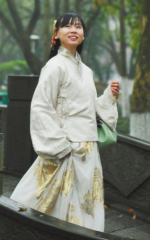 爱把汉服穿出门 这群年轻人在想什么