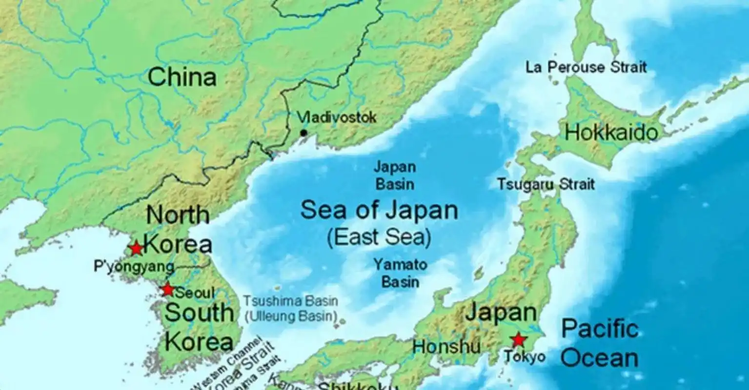 由于朝鲜目前拥有核武器的现实,韩国国内目前要求拥有核武器的呼声