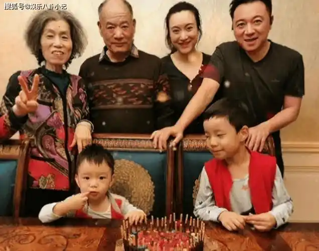 原创他凭人民的名义火出圈45岁结婚48岁得子愿为两子奋斗到70