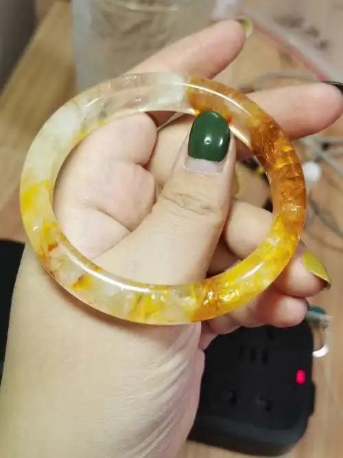 出闲置黄胶花手镯