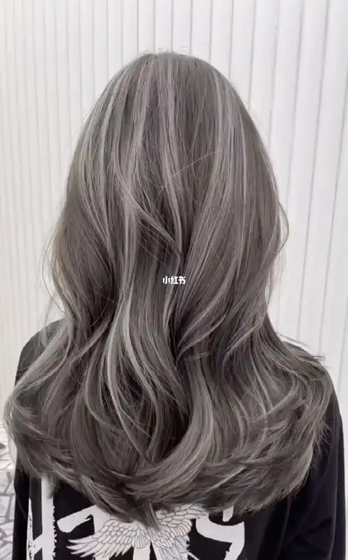 不喜欢漂发的姐妹看这款个性欧美风格发色