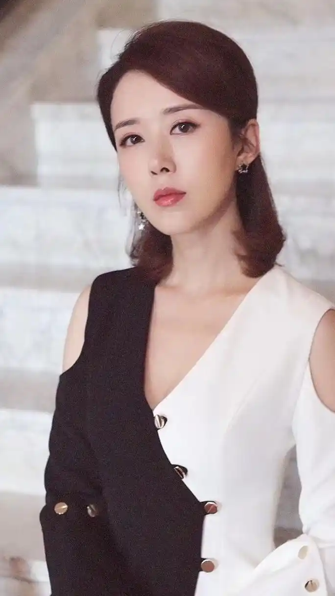 颜丹晨精美壁纸:美到极致的女人!