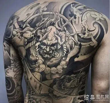 民间故事中对于罗刹外貌的描绘,与阿修罗类似,男罗刹与女罗刹的长相有