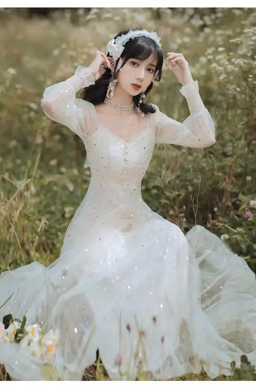 厚薄:常规袖长:长袖裙长:长裙服装版型:常规适用季节:春季适用人群