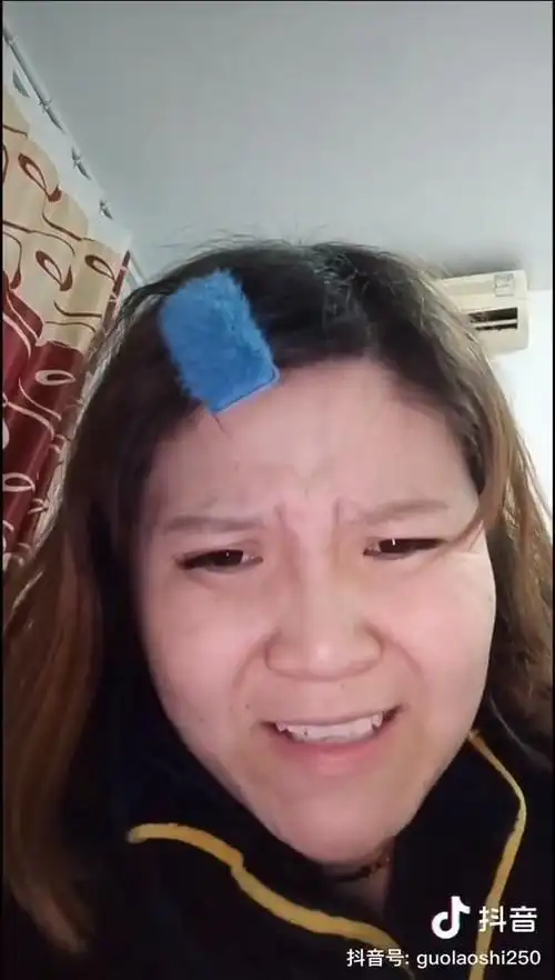 如何看待小米官方高仿账号在网红迷人的郭老师视频下的评论?