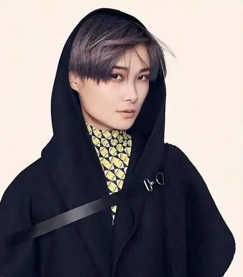 歌手李宇春:不恋爱不结婚,坦诚地自曝患病,她到底图了个什么?