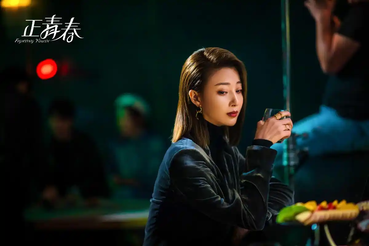 殷桃《正青春》圆满收官 展现职场女性多维魅力