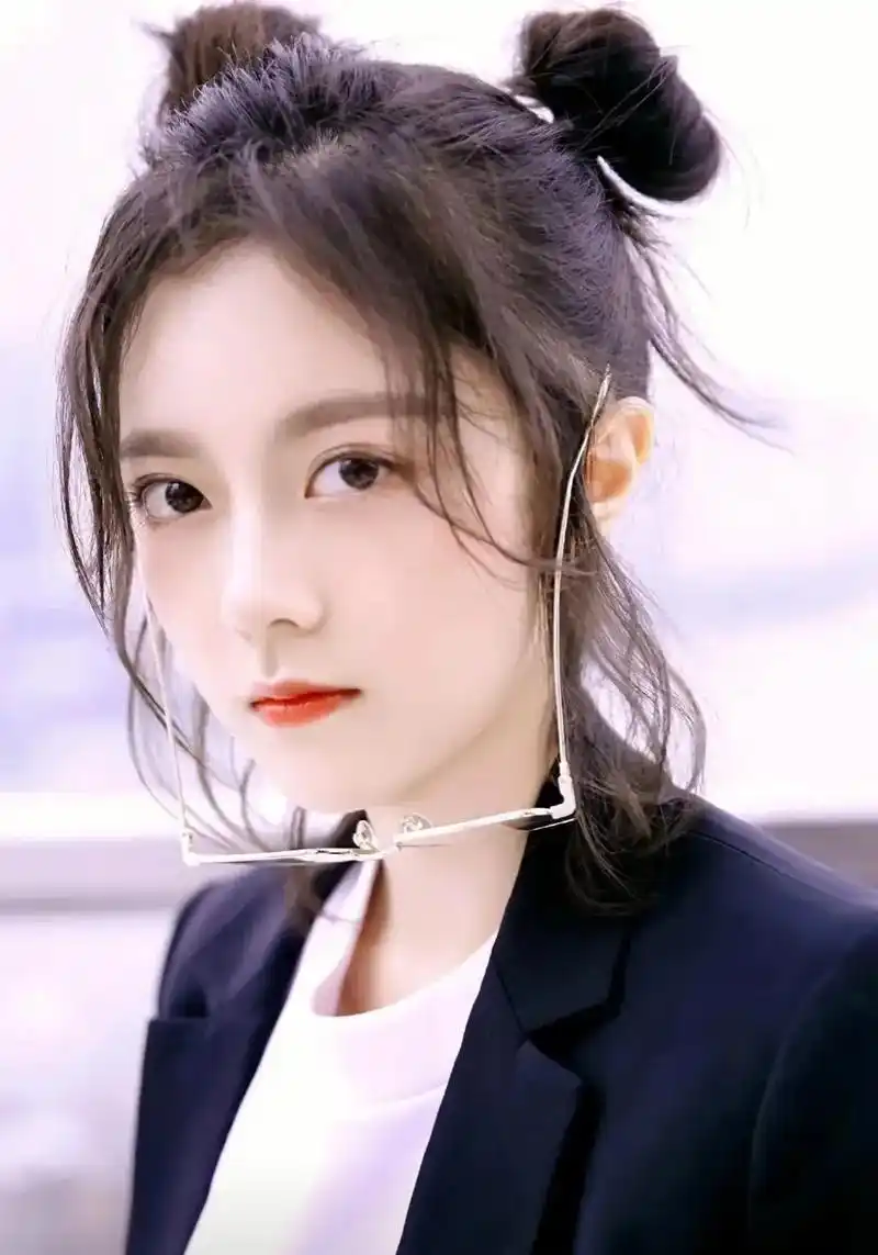 赵今麦00后新生代演员赵今麦