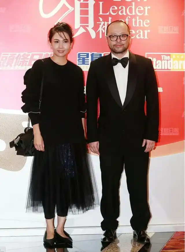 邱淑贞与老公罕见秀恩爱,15岁女儿求放过!躲避星探"隐藏消失"