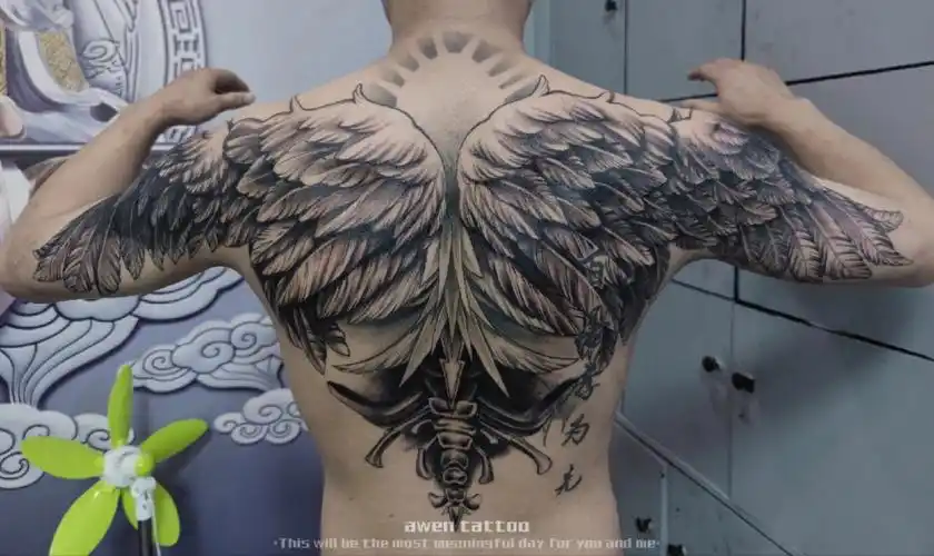 翅膀纹身