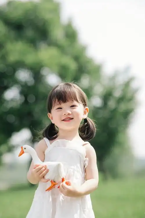 🐰
人生有很多幸事
有个女儿算是一个
把她当作小时候的自己