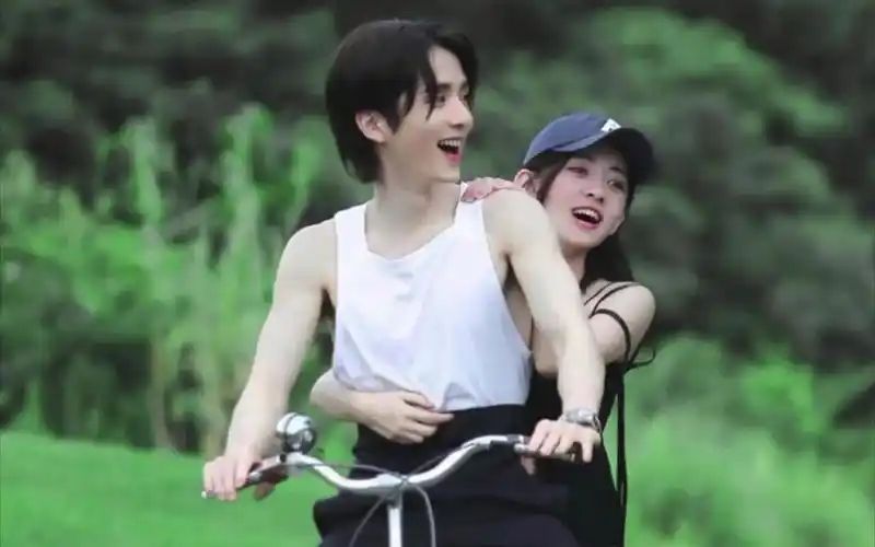 预测一下张新成和梁洁未来宝宝的长相(开个玩笑啦)