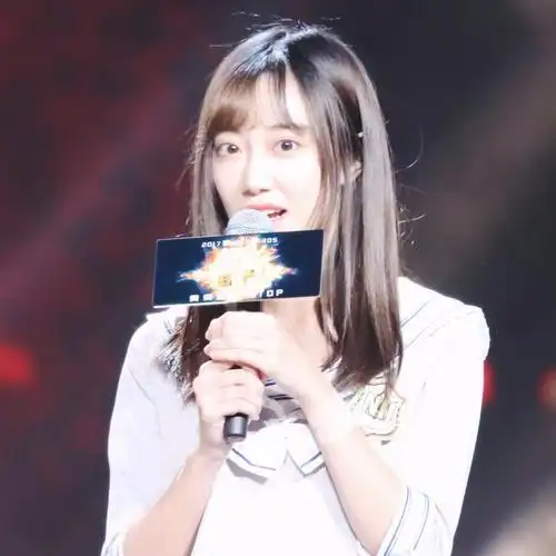 头像是我首推/自产自销 自娱自乐/医学狗/ 欢迎大家关注snh48-冯薪