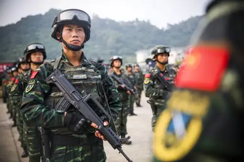 逢敌亮剑,武警特战队员勇闯"魔鬼"之路