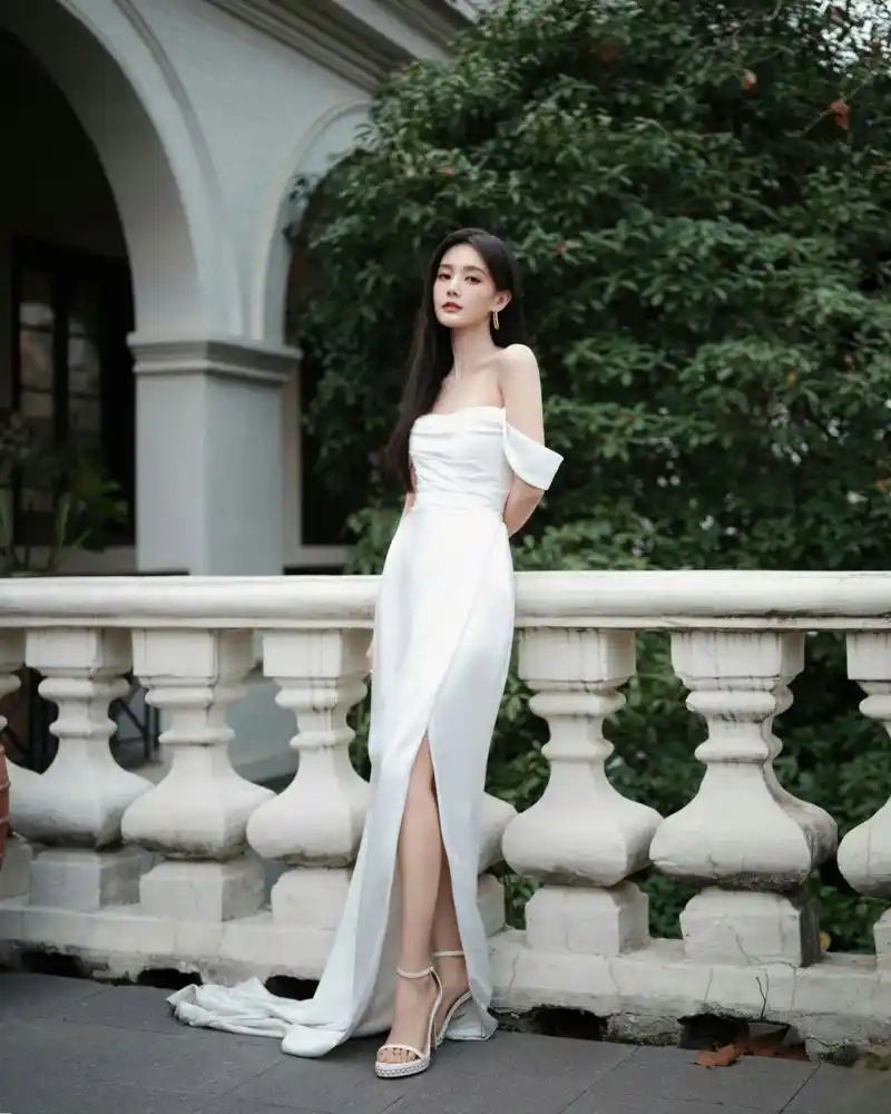 李一桐  抹胸连衣裙  大长腿