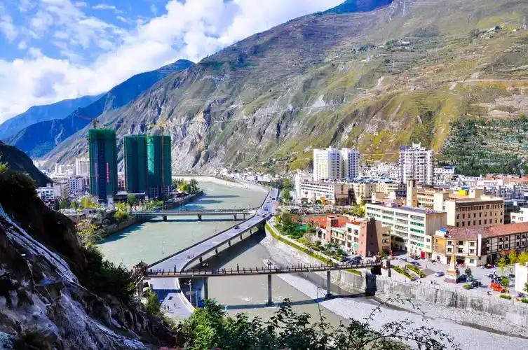 纪念汶川地震13周年 缅怀逝者,勇毅前行