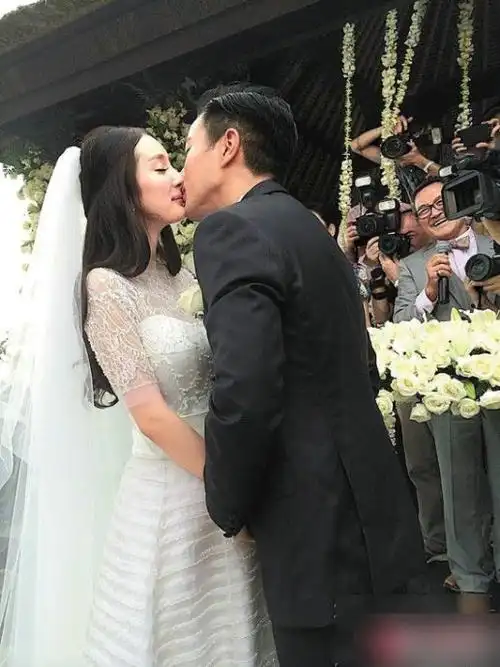 揭秘杨幂婚礼账单:婚纱首饰900万 总消费超千万