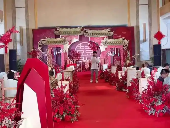 中式婚礼现场给你们祝哥哥新婚快乐言dou小助手