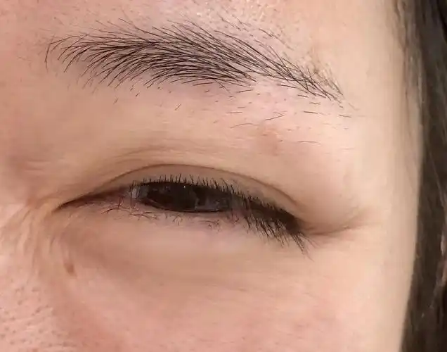 姐妹们能帮忙看看这是干纹还是皱纹啊