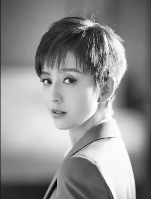 这些短发女星也很美