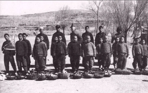 坚强勇敢的少年英雄:抗日根据地的儿童团