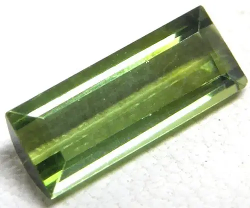天然绿色电气石 0.98 ct
