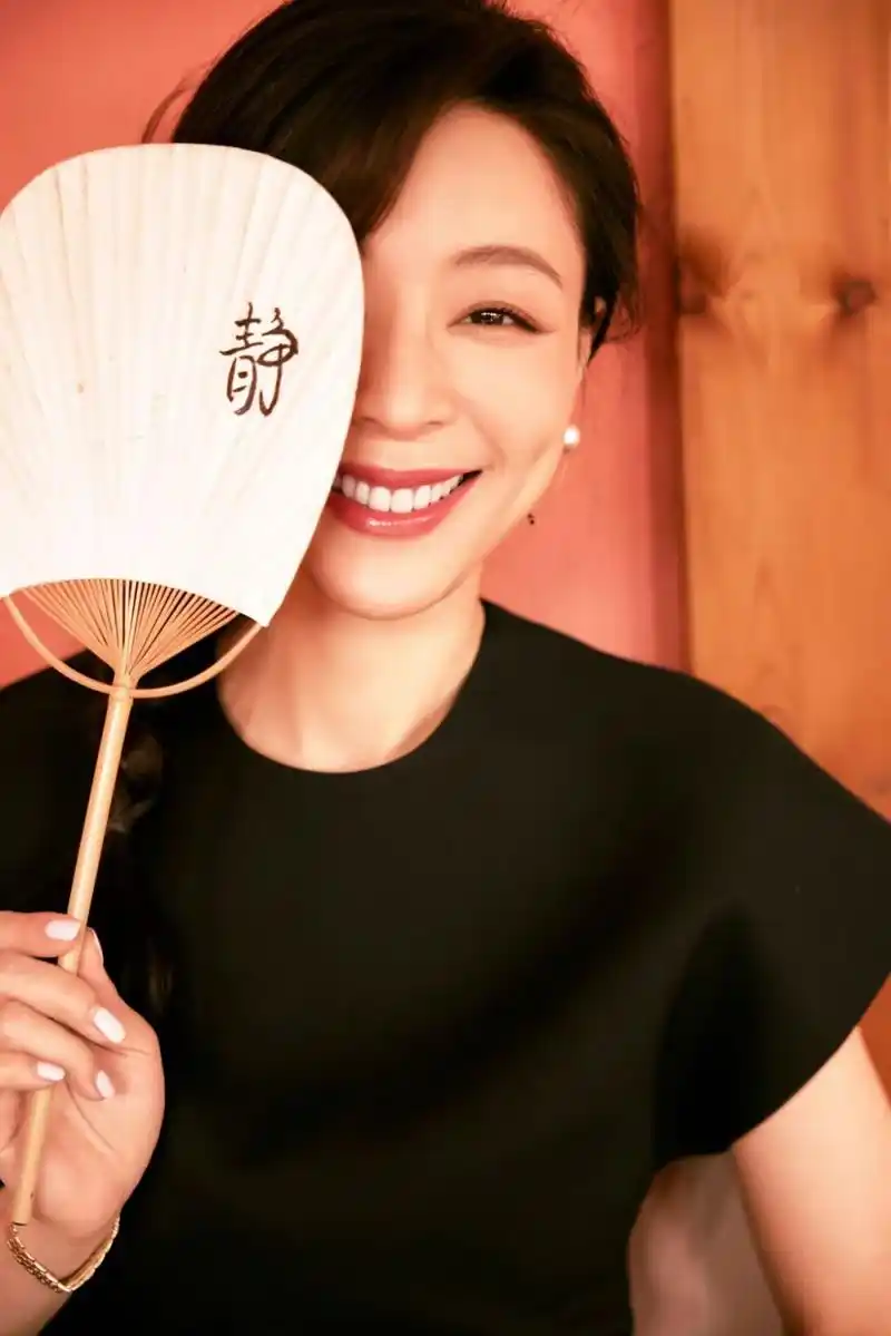 作者:张静初,演员,曾出演《孔雀》《门徒》《无双》《唐山大地震》等.