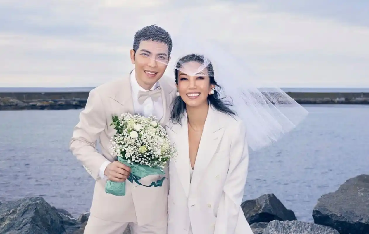 萧敬腾和经纪人林有慧结束多年爱情长跑,正式宣布结婚! 2023年10月19