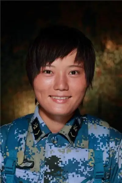 中国超级女兵选拔:生活照蜕变对比[32p]