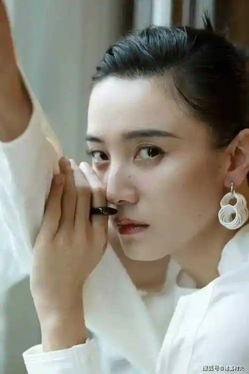 这谁顶得住嘛43岁宋佳真正的人间尤物