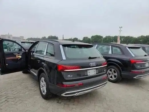2024款奥迪q7平行进口3.