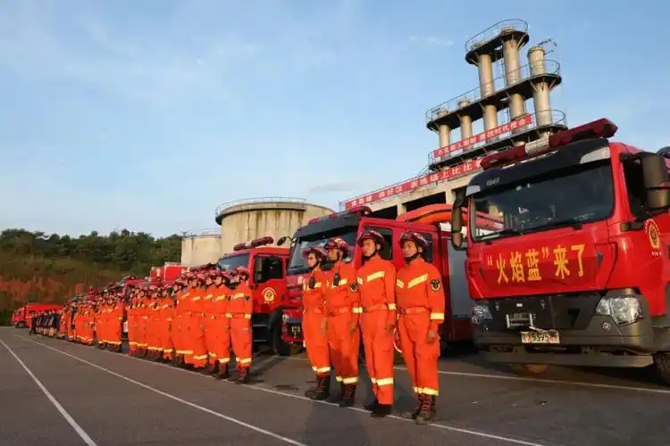 按照应急管理部消防救援局调度命令,江西省消防救援总队第一时间调集