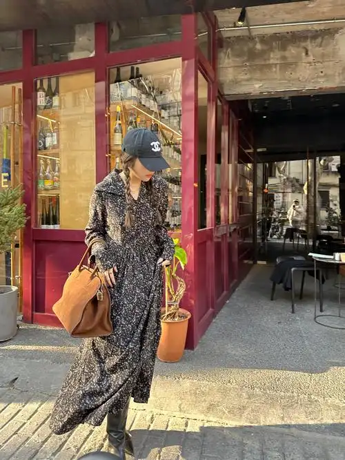 3ts春夏复古v领黑色碎花连衣裙收腰显瘦气质长款 裙子抖音小红书同款