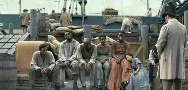 黑奴的命运有多凄惨?男的被关进船舱,女的在甲板上发出阵阵惨叫