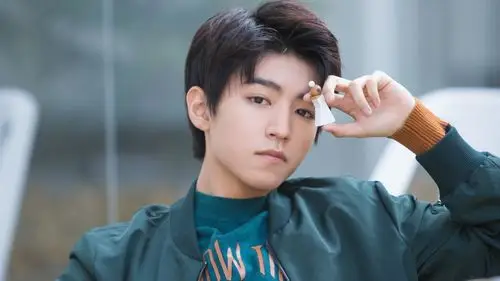 内地明星王俊凯tfboys明星风尚壁纸4