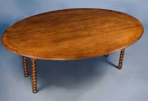 椭圆形有几条对称轴