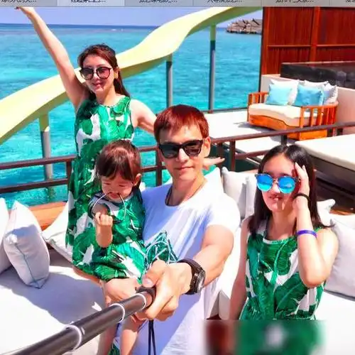 经超带娃不偏心有亲生女儿仍把继女当家人小李琳惊现幸福肥