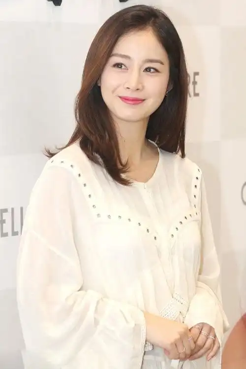 rain妻子金泰熙宣布有孕39岁高龄怀二胎颜值依旧似少女