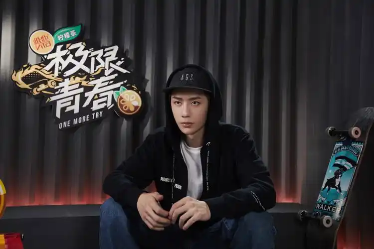 《极限青春》挑战ollie 大男孩属性爆发尽展反差萌|王一博|极限青春