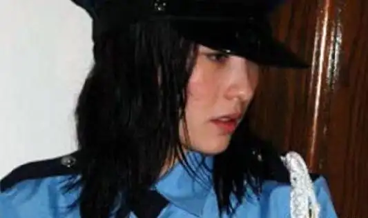 穿警服最帅的男明星,吴彦祖美少年,谢霆锋帅气,张国荣英姿飒爽_张柏芝