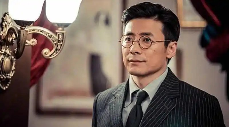 老戏骨祖峰:曾无戏可拍因《潜伏》走红,结婚10年至今无儿女_事业_生活