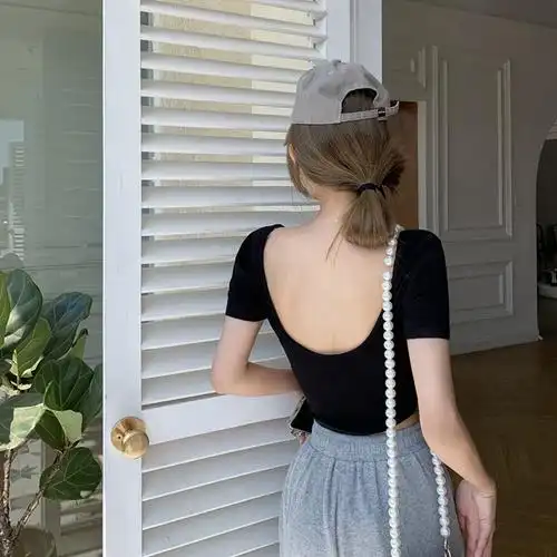 实拍港味辣妹风大u领短款露背t恤女夏季百搭紧身ins