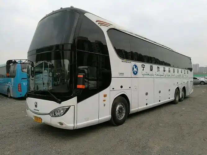 双层豪华旅游大巴