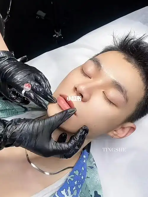 广州纹唇 #深圳纹唇 #男士改乌唇