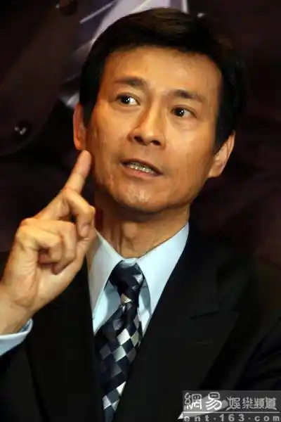 专稿郑少秋自认负面新闻对女儿是好事图