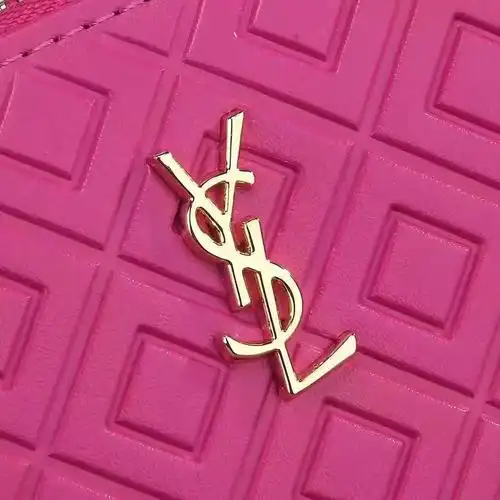 ysl 全称 yves saint laurent,中文名为圣罗兰,是世界著名的时尚品牌