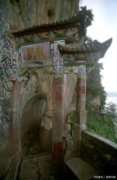 云南昆明西山之旅:探寻睡美人山的神秘魅力