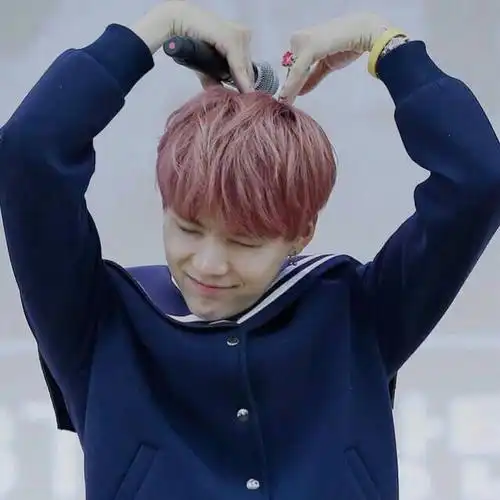 防弹少年团闵玧其_爱豆比心图_头像_可爱