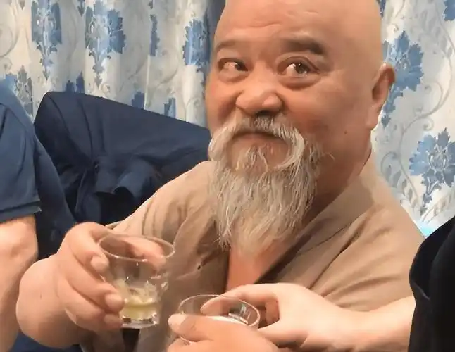 年轻时的李琦郁郁不得志.