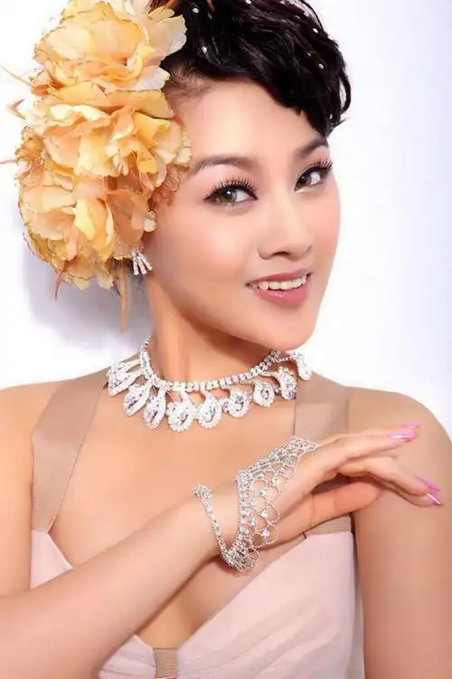 漂亮的女人系列3219 歌手春天高清靓照